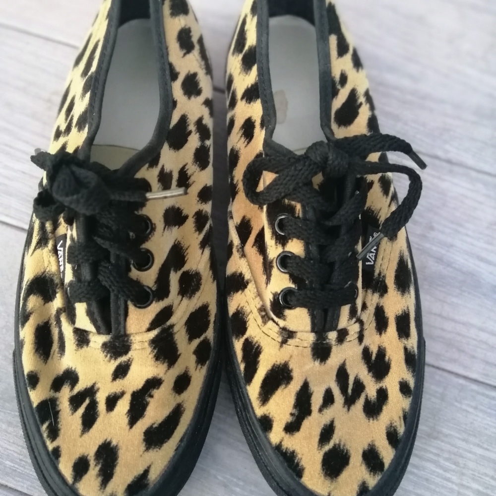 Ladies vans leopard print